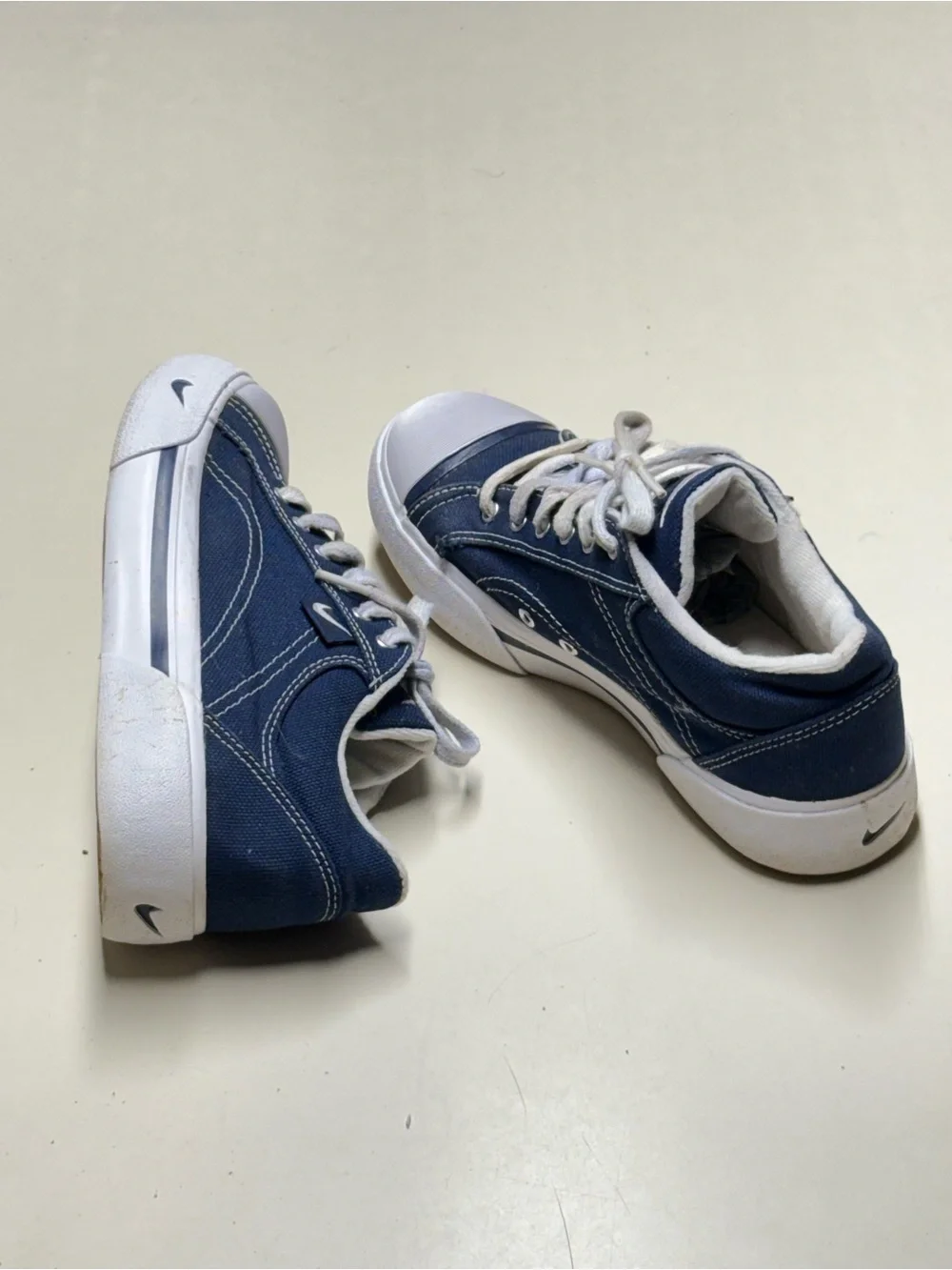 Nike Women’s Canvas Low Top Sneakers Blue White Lace-Up Casual Size 6 Pre owned